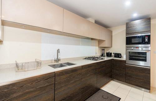 Amanah Properties - Elegant Home in Shepherds Bush, steps from Westfield, Sleeps 8 - Foto 15
