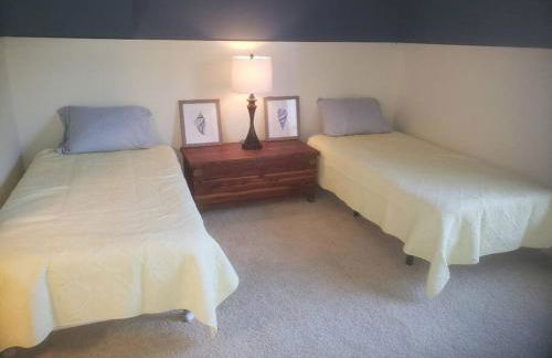 4BR Private Dock, Warm Spring Canal, Kayaks, Canoe - Photo 23