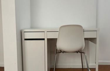 Adorable 2 bedroom with free street parking - Foto 14