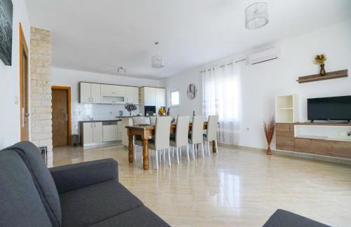 Holiday Home in Prkos With Private Pool - Foto 20