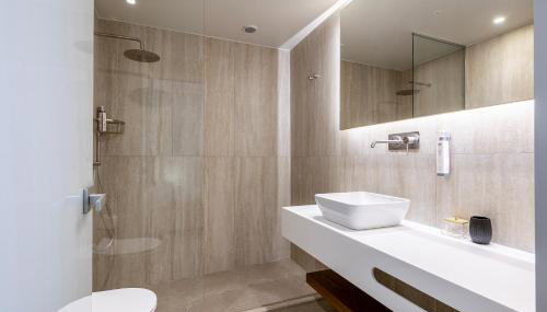 Volaka Luxury Suites - Photo 5, Shower