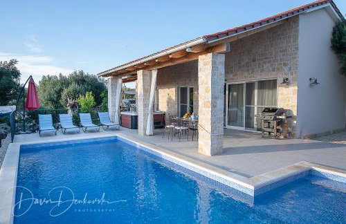 Island Villa Adriana with heated pool and sauna - Foto 1