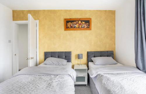 Captivating 3 bedroom home with conservatory - Foto 22