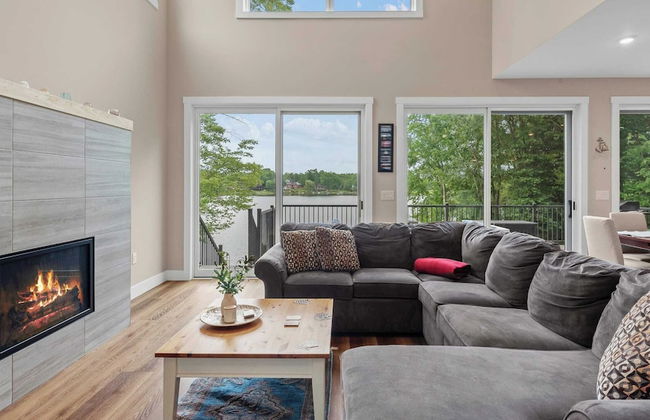 Lakeside Serenity by Avantstay Lakefront, Newly Built, Deck w/ Views! - Foto 3