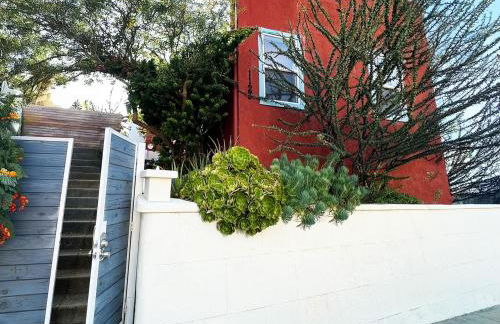 Modern, Remodeled Echo Park House-Walk to Sunset Blvd, Dodgers Stadium, Shops, Bars, Restaurants, Lake, Concerts - Photo 24