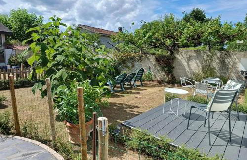 Charming House in Parada with Large Garden - Foto 35