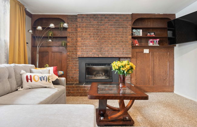 NEW Near Golf Yoga Classes Private Suite Wine - Photo 4