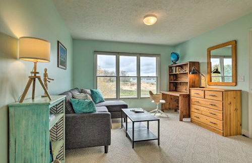 Bright Manistee Condo with Beach and Pool Access! - Foto 19