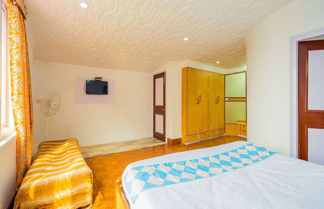 OYO 13693 Home Royal Wood 3BHK Mall Road - Foto 3