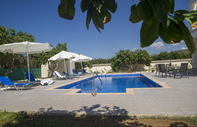 Stunning new Beach Front Villa,1st Line to the Beach, Large Pool, Wonderful Area - Foto 67