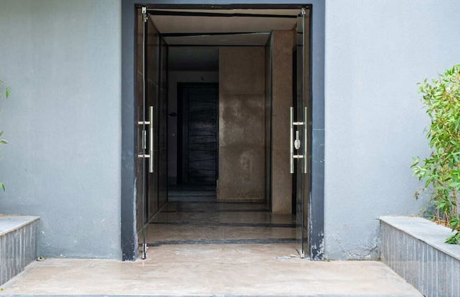 Xuru Stays I Waterfront Designer 2BR - 5 min to Airport - Foto 38