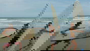 Curso de surf en Montañita - Foto 4, Diversión durante el curso de surf en Montañita