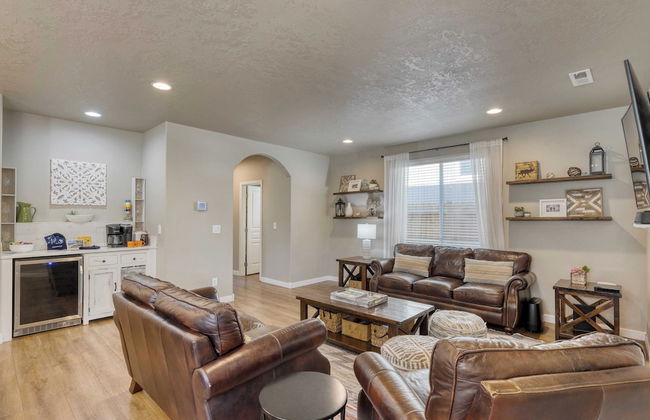 Old Mill Getaway by Avantstay Private Backyard w/ Hot Tub - Foto 8