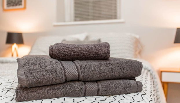 Mid Century Gem Comfort, Close to Train 3bd - Foto 2, Habitación