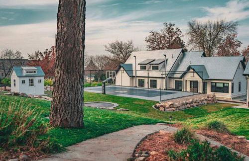 Guest House - 1 bedroom North Salt Lake Stay - Photo 1