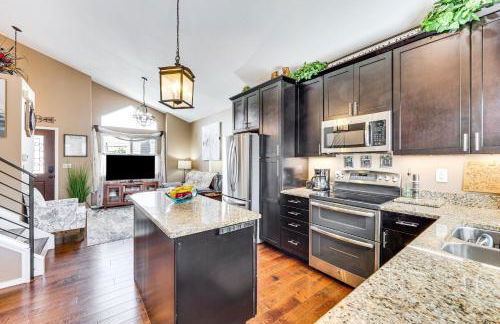 Modern Colorado Springs House Central Location! - Foto 8