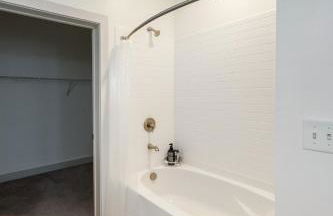 Resort-Style Retreat 1 King 2 Queens, Pool table - Foto 27