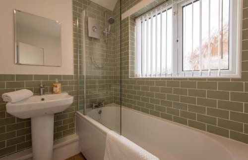 Stunning two bedroom house close to Durham and A1 - Photo 26