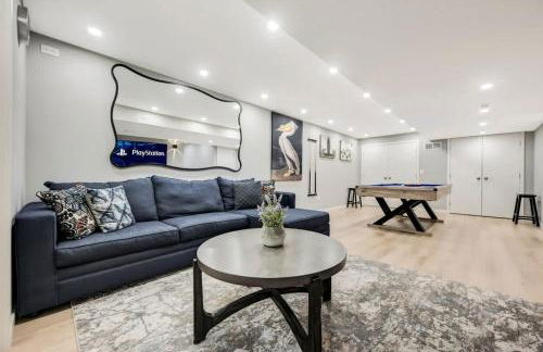 Modern 5BR, Kid-Friendly Home In Poconos with Pool Table - Foto 60