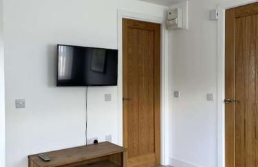 Lovely one bed, open plan studio apartment. - Photo 4