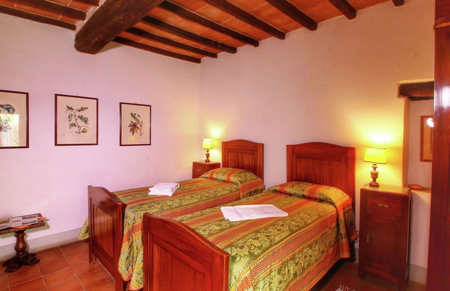 Apartment in a Farmhouse With Swimming Pool - Photo 8