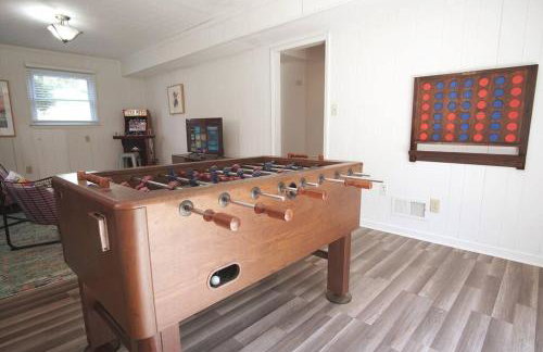 Spacious family friendly home with game room by UNC Charlotte - Foto 16