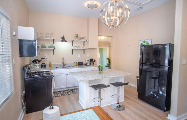 3 BR 1 BA Remodeled Home Near Downtown - Foto 6