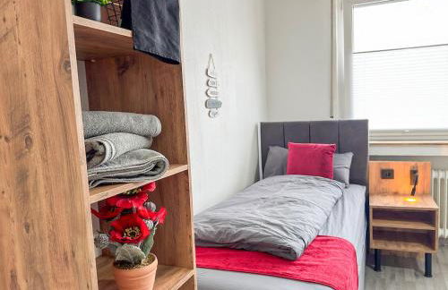 Serviceroom24 - Apartment 1 in Gladbeck WLAN - Smart-TV - 24-7 Check-in und Küche - Foto 10