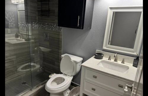 Backyard Oasis in Brownsville! - Photo 10