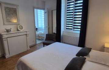 Appt. T3 type Haussmannien vue mer sur port - Photo 29