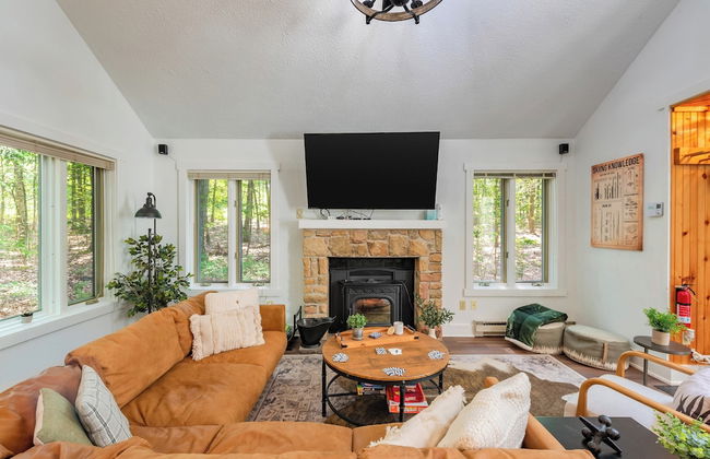 The Après-alpine by Avantstay Cozy Modern Cabin w/ Deck - Foto 18