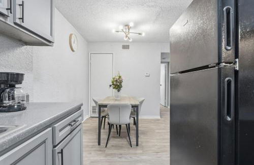 Cozy, modern apartment with bright interiors - Photo 8