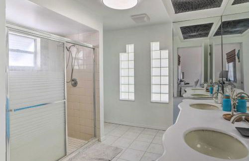 Palm City Canalfront Home with Boat Dock and Fire Pit! - Foto 13