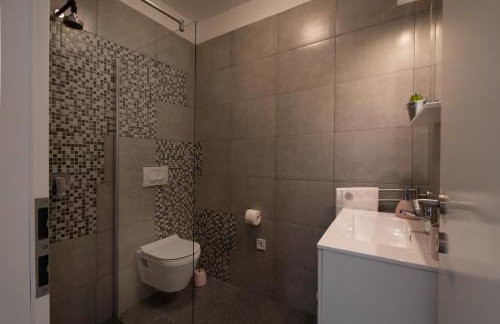 Stone House Marin - Photo 42