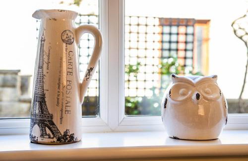 Buxton centre cosy cottage with free secure parking - Foto 15