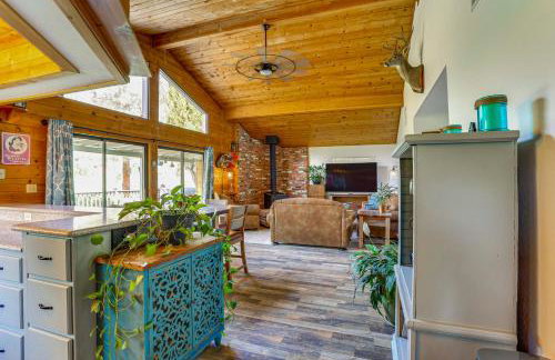 Scenic Riverfront Escape with Sauna in Junction City - Foto 11