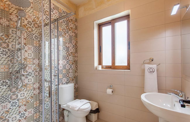 Nadurin Gozitan Villa 7 Bedr 2 Pools - Foto 25