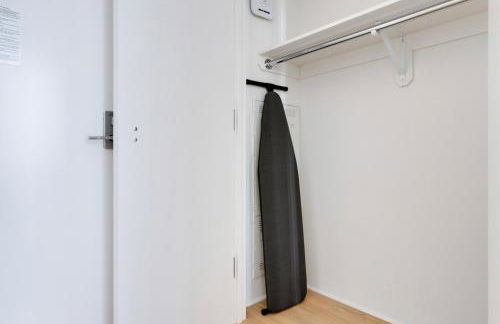 Blueground Chelsea pool nr The Vessel NYC-2144 - Foto 12