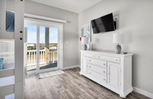 Walkable Topsail Retreat with Hot Tub and Views - Foto 37