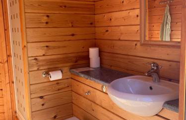 Exclusive 2 Bedroom Apartment with Summer House and Hot Tub - Foto 31