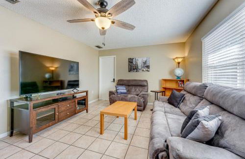 Fire Pit! Family Getaway, 6 Mi to Beach Access - Foto 7