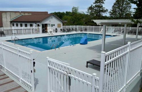 Modern-Chic Athens Home - Fish, Ski and Swim! - Foto 35