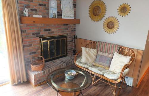 The Maple Cottage - Walk to Beach & Lake Michigan - Foto 16