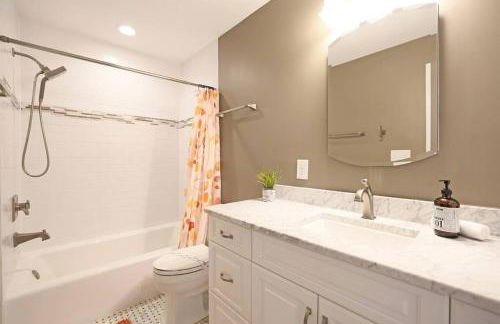 Sunset Point Pool House Close to Duke University - Foto 51