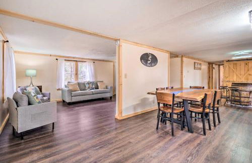 Take 5 Retreat with Hot Tub Relax, Rest, Refresh! - Foto 8