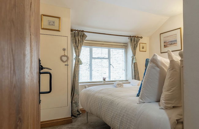 Eilmers Cottage Lovely 4BD in Malmesbury - Photo 25