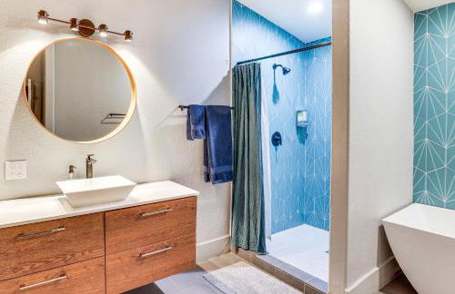 4,300-Sq-Ft Villa in West Vegas with Pool and Games! - Foto 26