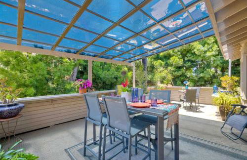 Serene Coastal Home Sleeps 8 - 1 Mile from Beach - Foto 4