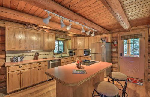 Large Cabin with Fire Pit and Grill on 34 Acres! - Foto 11