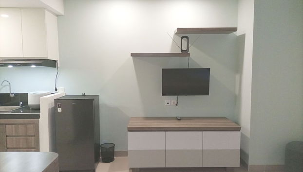 Relaxing Studio At 5Th Floor Altuz Seturan Yogyakarta Apartment - Foto 3, Habitación